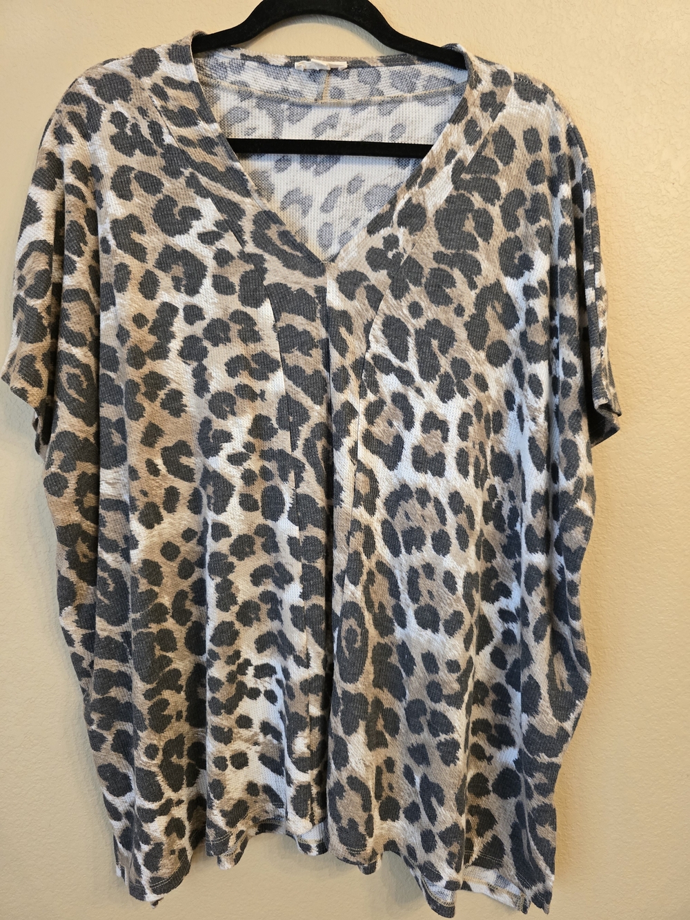 ODDY Leopard Print V-Neck Women’s Flowy Boho Top One Size